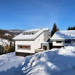 Mountain Luxe Nest & Pool By Interhome Appartement