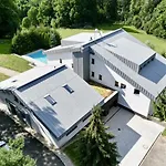 Appartement Mountain Luxe Nest & Pool By Interhome