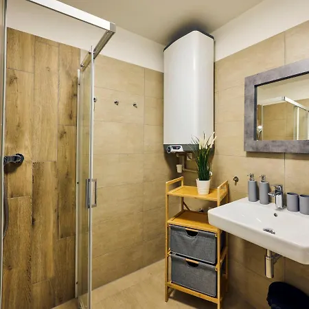 Studio Mountain Luxe Nest & Pool By Interhome