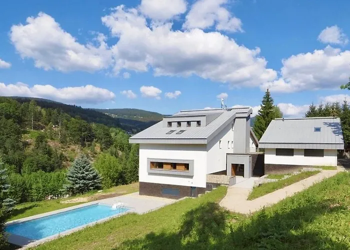 Mountain Luxe Nest & Pool By Interhome